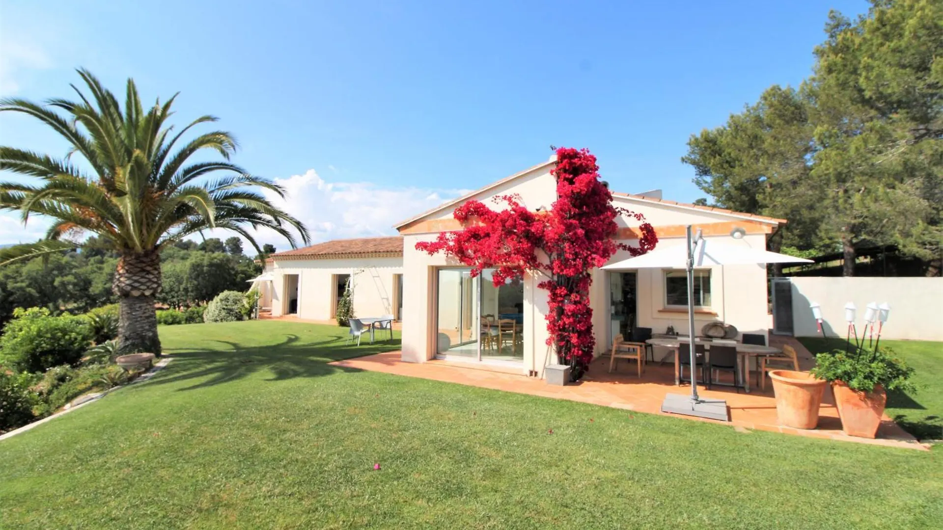 Le Domaine Des Vignes-Spacieuse Villa/Piscine Hyeres