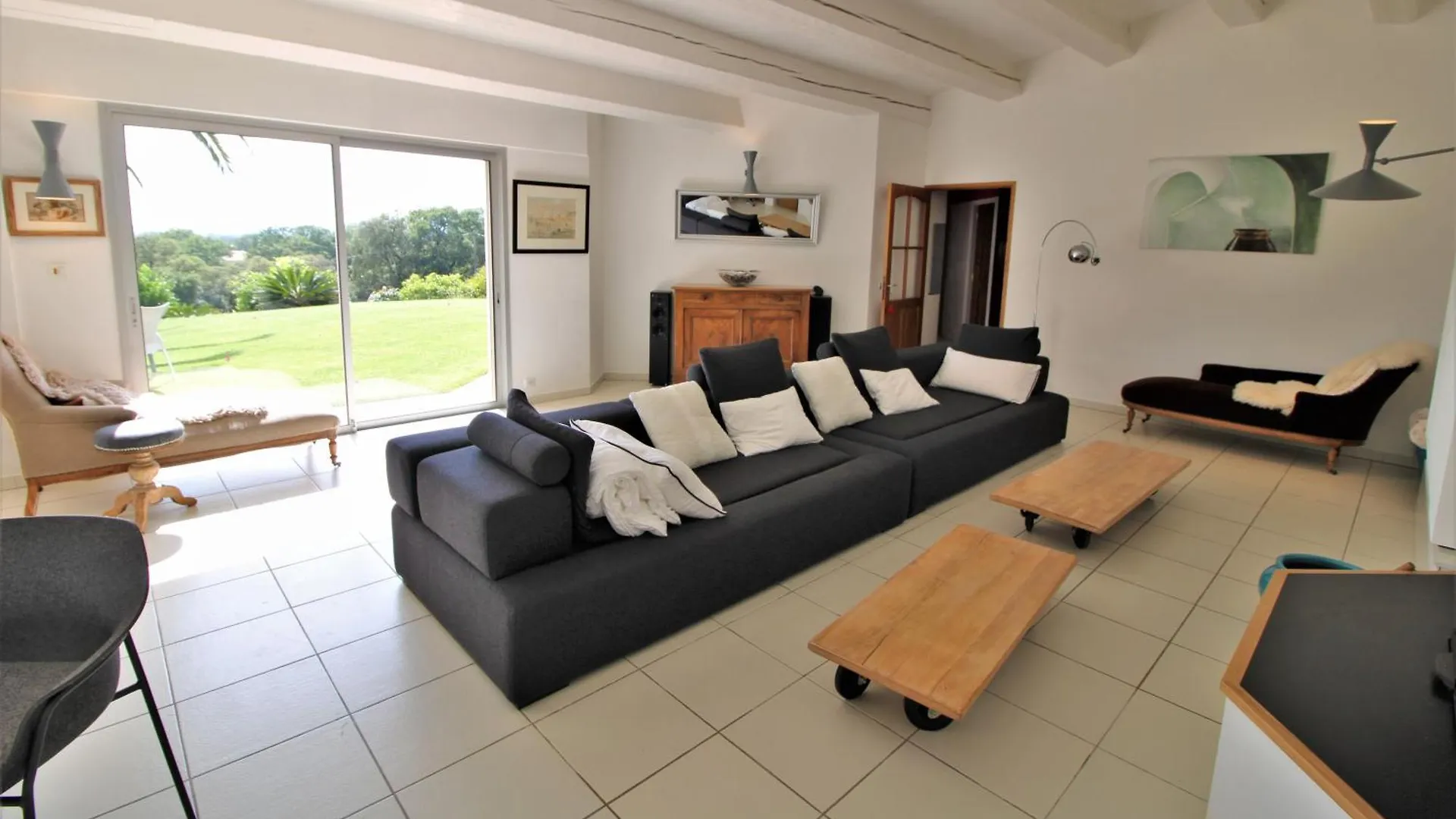Le Domaine Des Vignes-Spacieuse Villa/Piscine Hyeres Villa