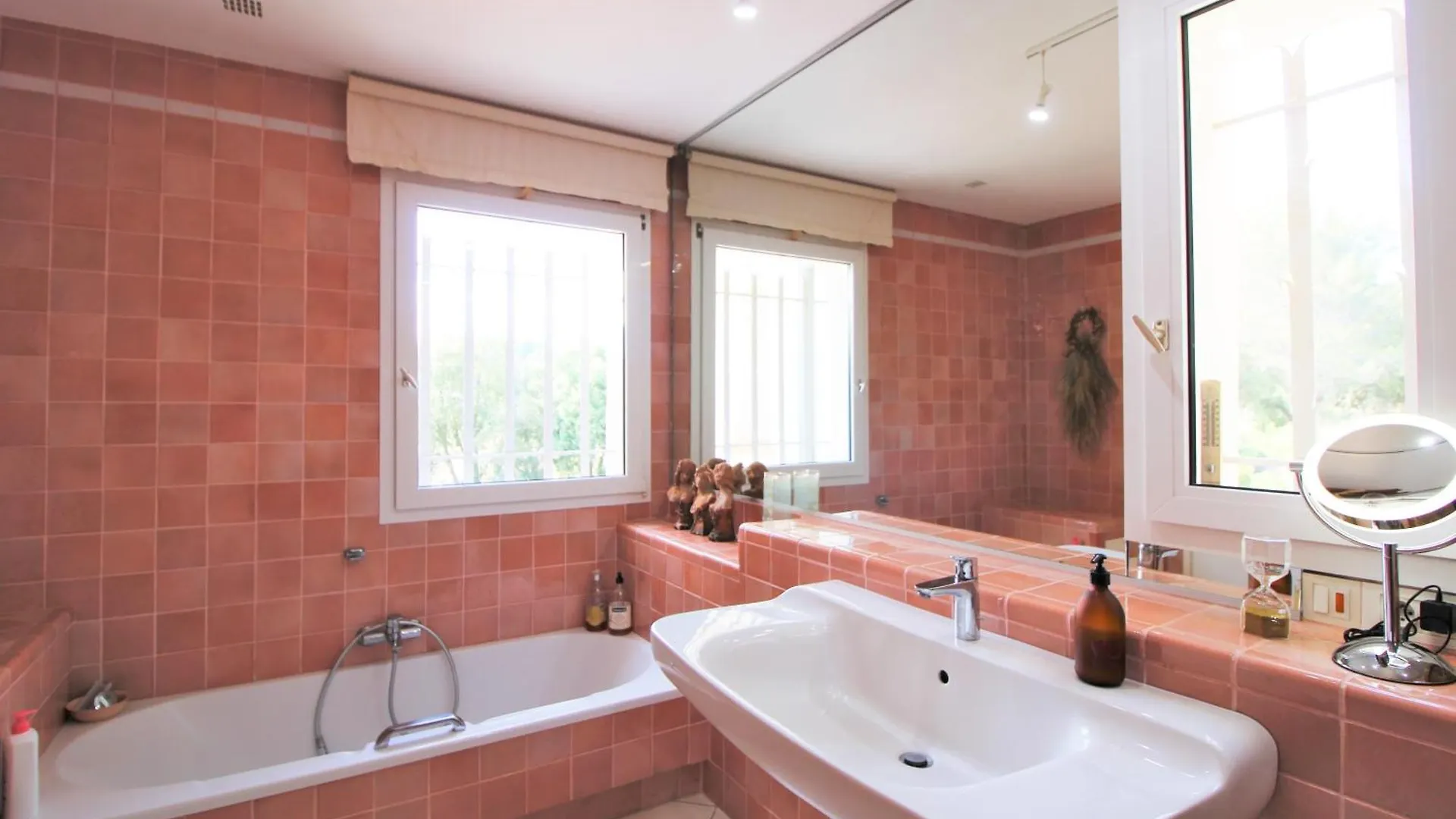 Le Domaine Des Vignes-Spacieuse Villa/Piscine Hyeres Villa