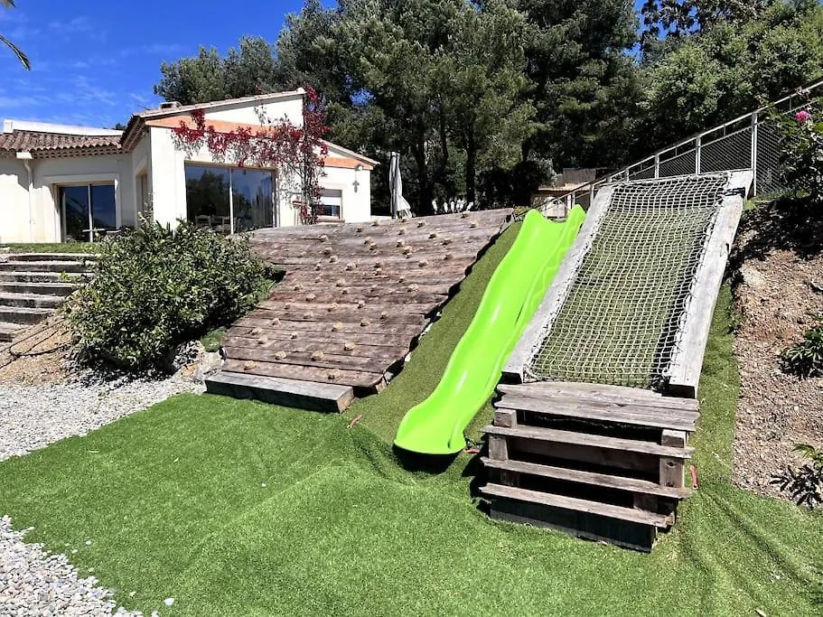 Le Domaine Des Vignes-Spacieuse Villa/Piscine Hyeres France